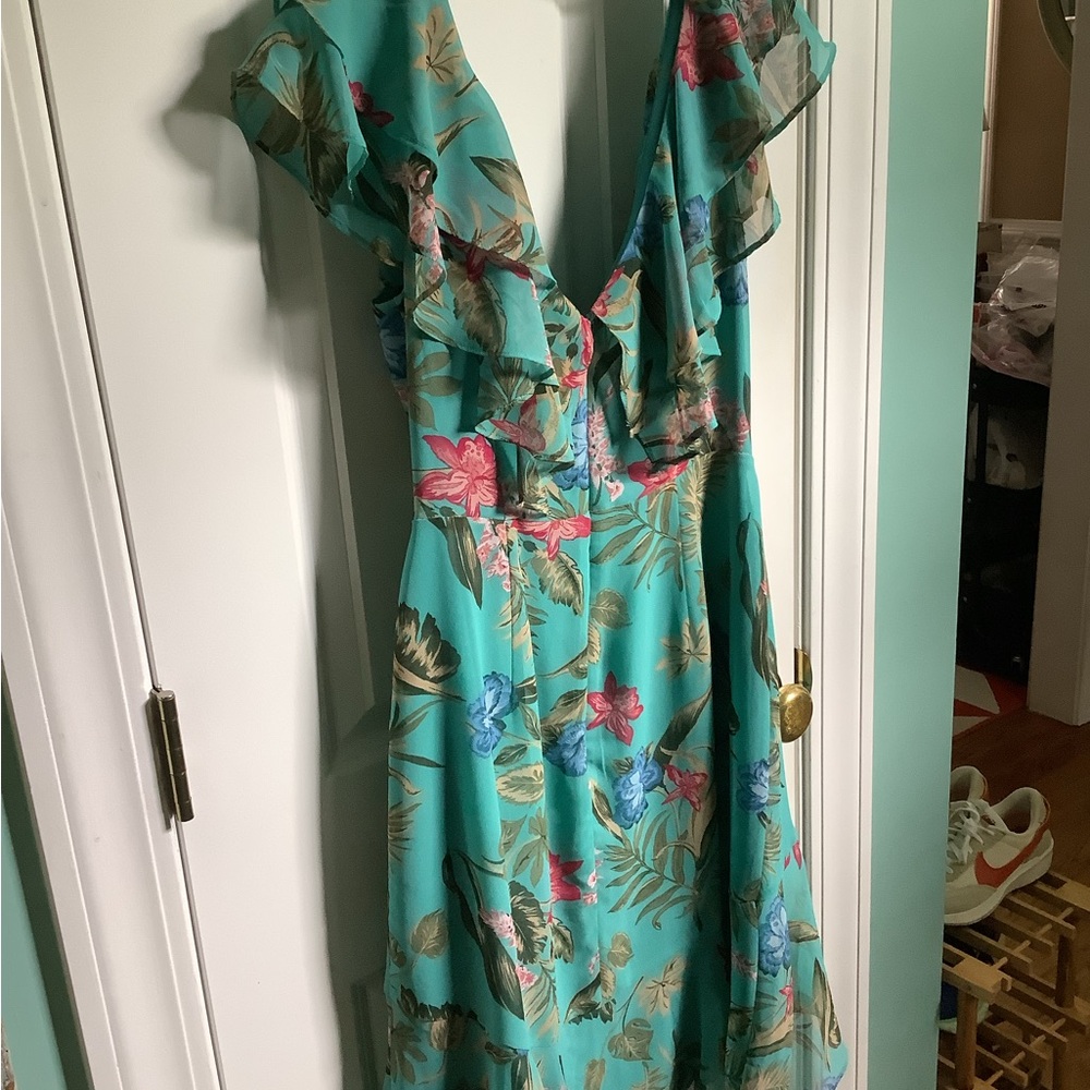 Floral deep V neck above knee length dress